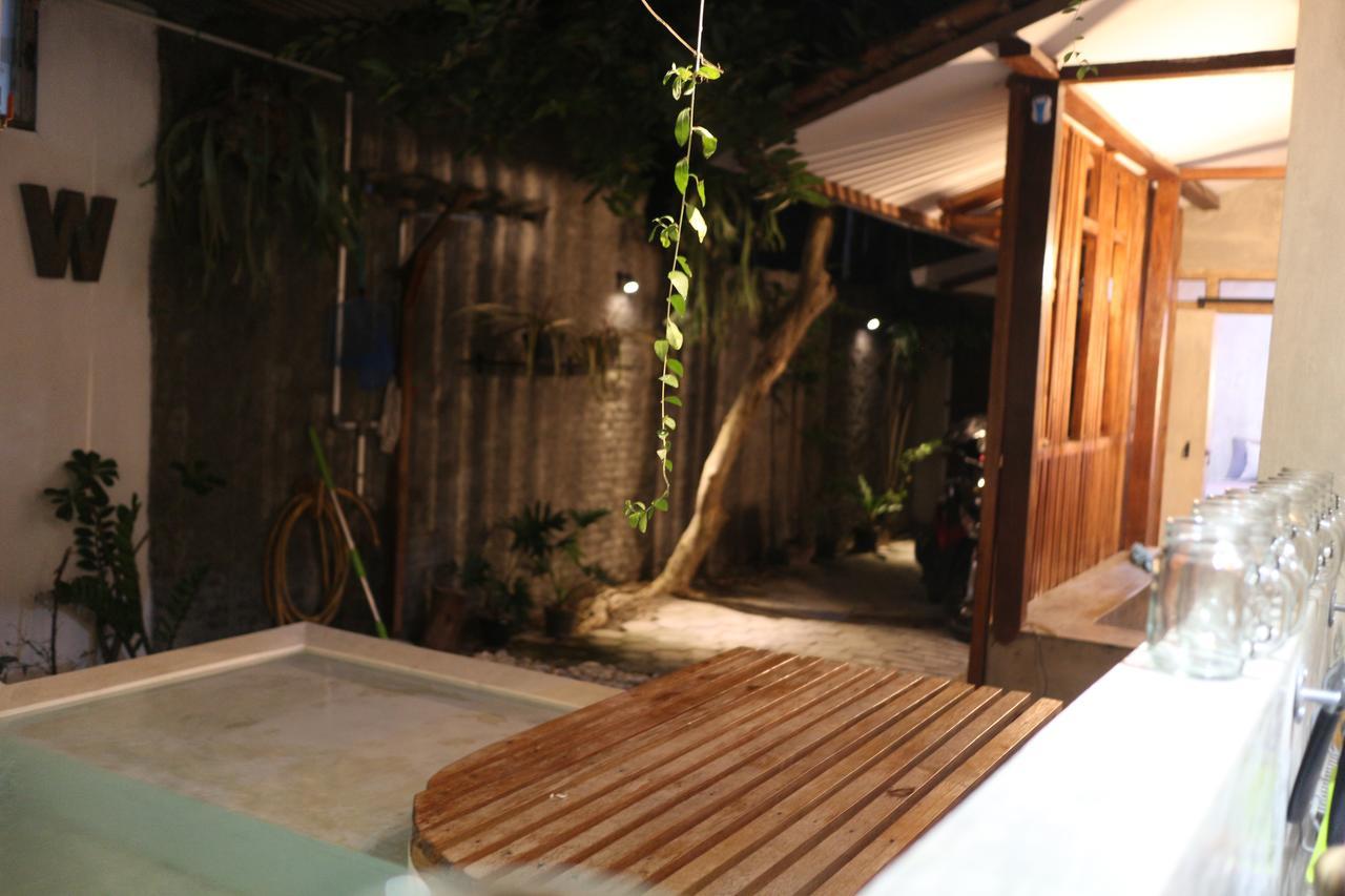 Hostel Trava House Jogyakarta Zewnętrze zdjęcie